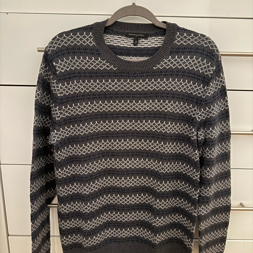 Banana Republic Men’s Black and White Patterned Sweater